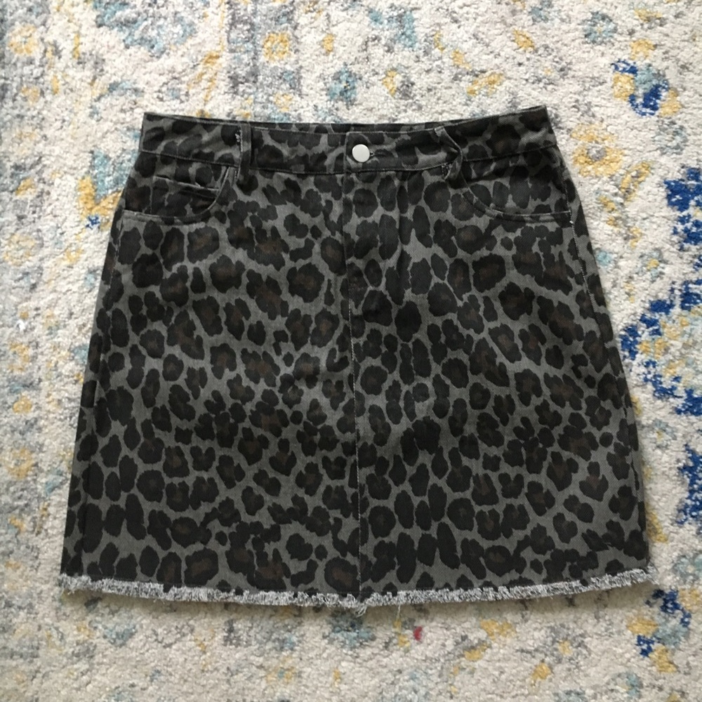 Black and Grey Cheetah Print Skirt